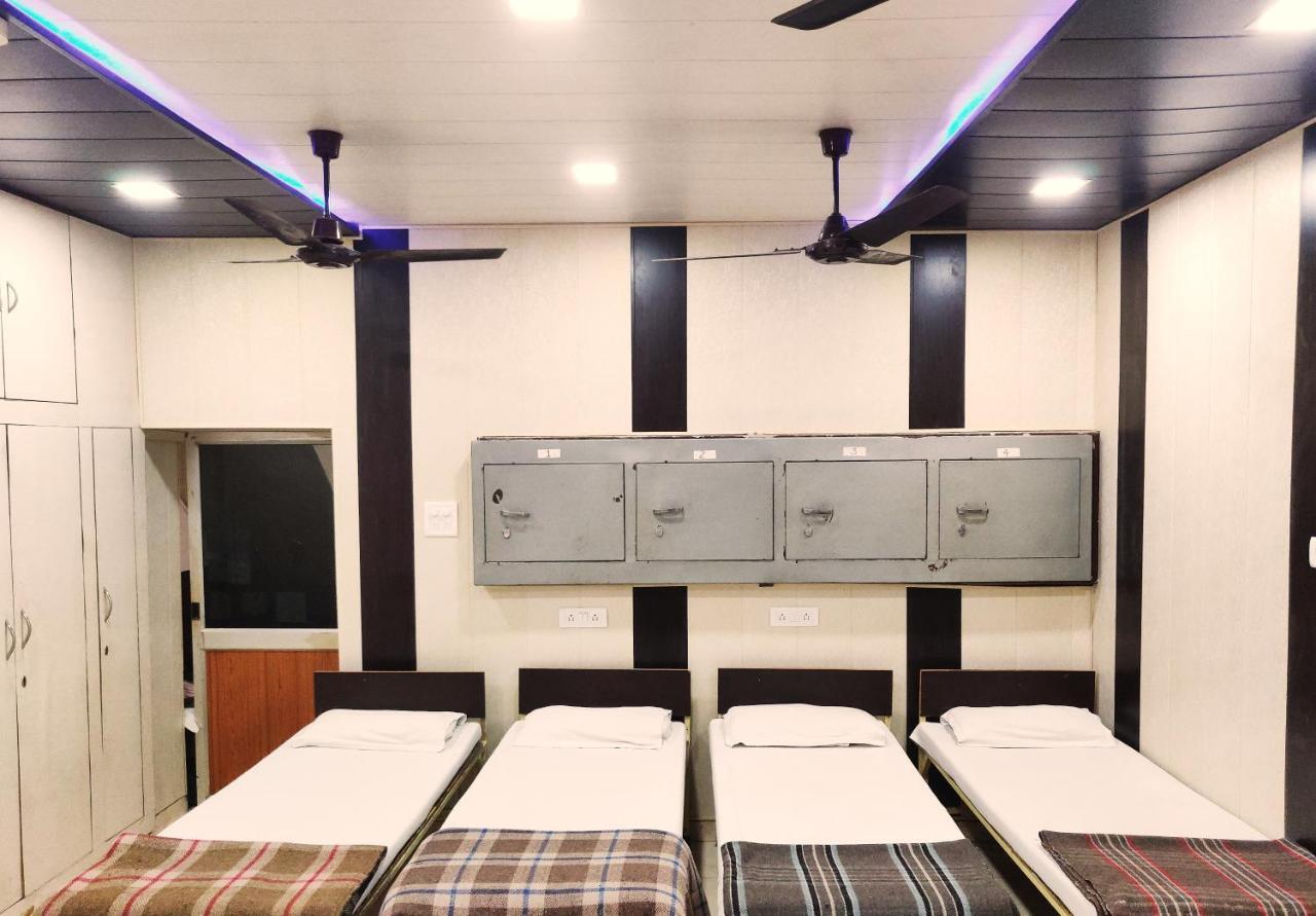 Roop Guest House Lucknow Buitenkant foto