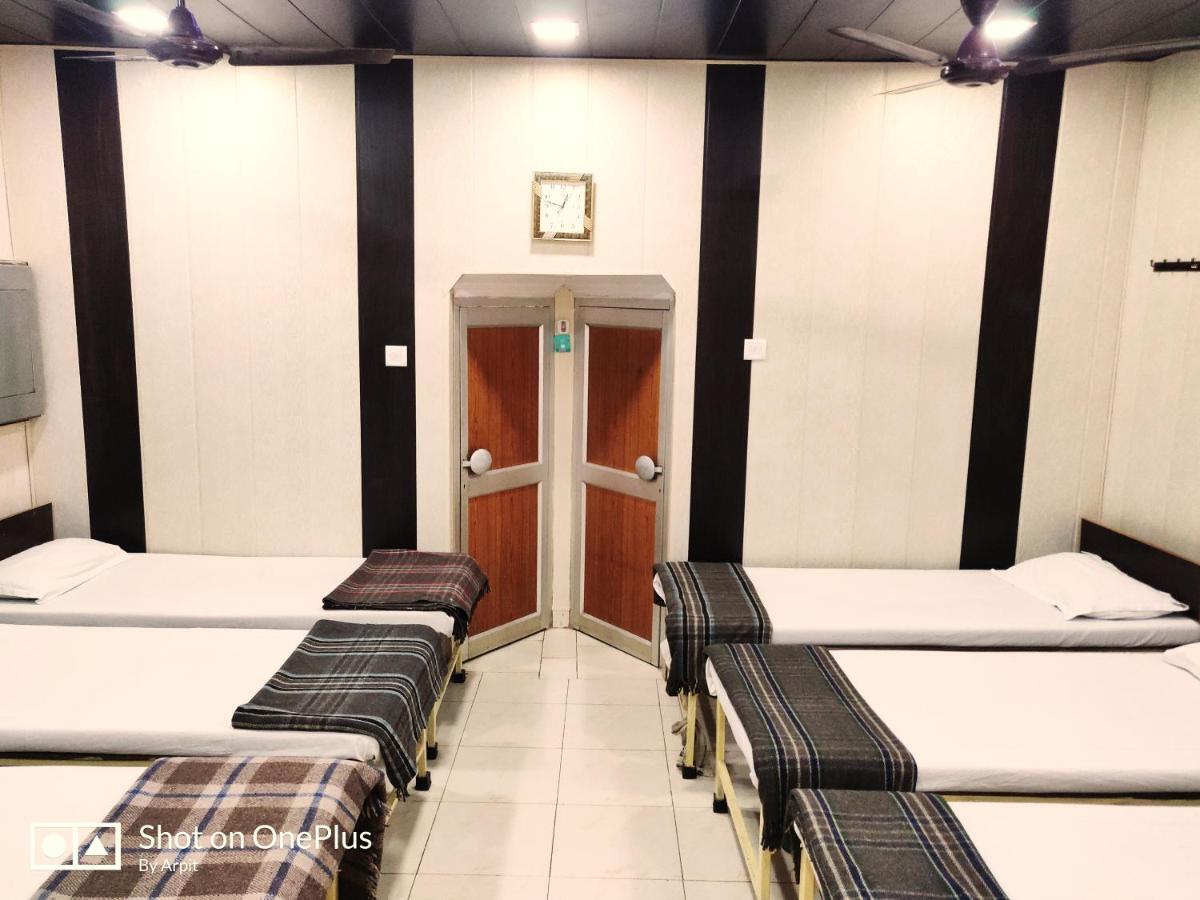 Roop Guest House Lucknow Buitenkant foto