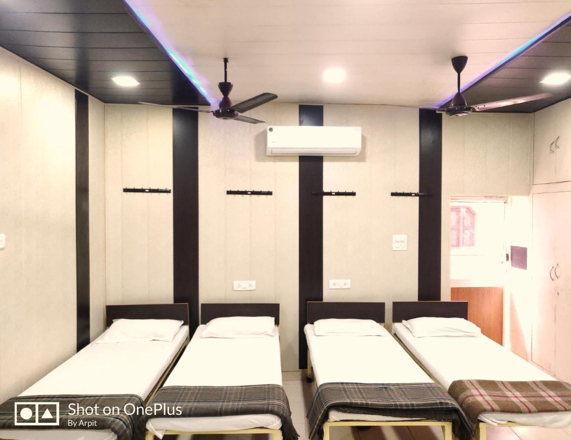 Roop Guest House Lucknow Buitenkant foto