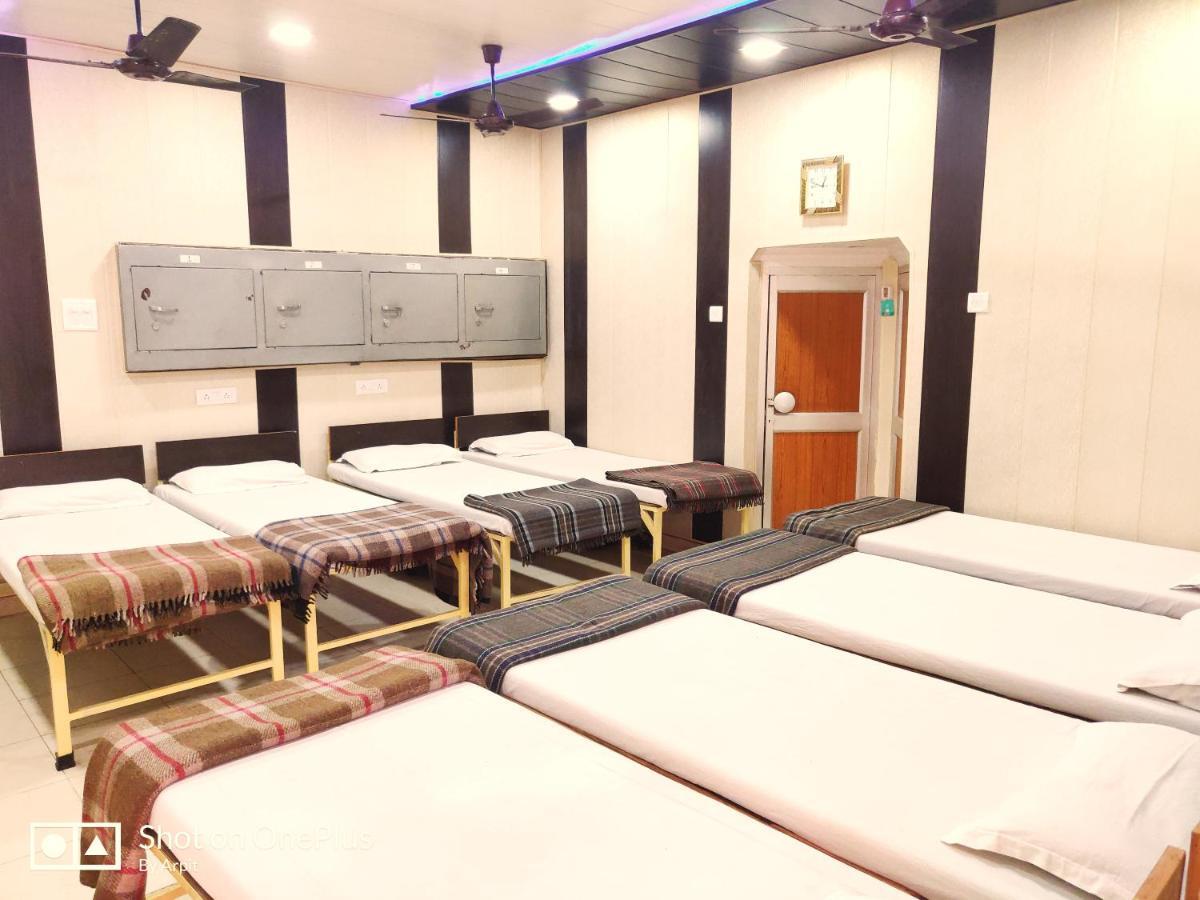 Roop Guest House Lucknow Buitenkant foto