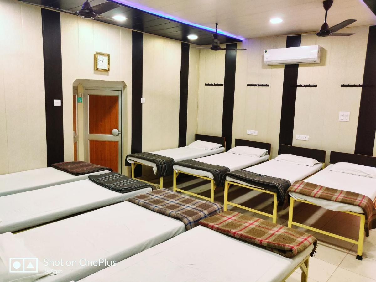 Roop Guest House Lucknow Buitenkant foto